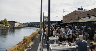 Goose Island Salt Shed Pub